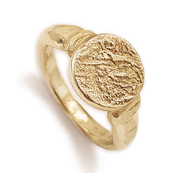 'Signet' ring